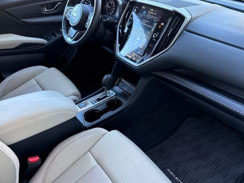 Used 2024 Subaru Ascent Premium w/ Convenience Package image 18