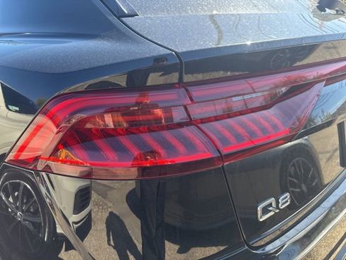 Used 2019 Audi Q8 Prestige w/ Luxury Package AWD/4WD image 6