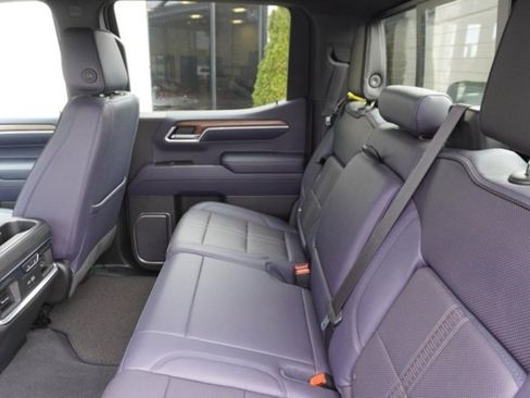 Used 2022 Chevrolet Silverado 1500 High Country w/ Technology Package image 16