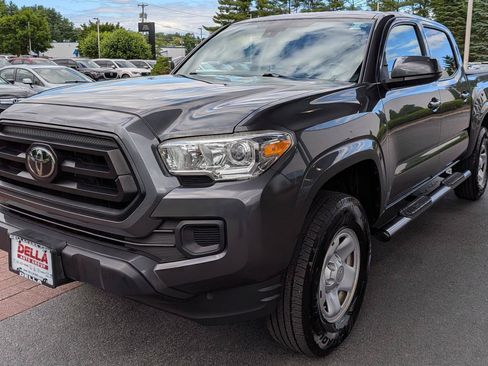 Used 2021 Toyota Tacoma SR AWD/4WD image 4