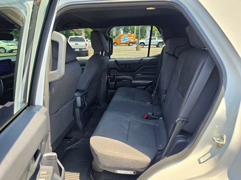 Used 2025 Toyota 4Runner SR5 AWD/4WD image 22