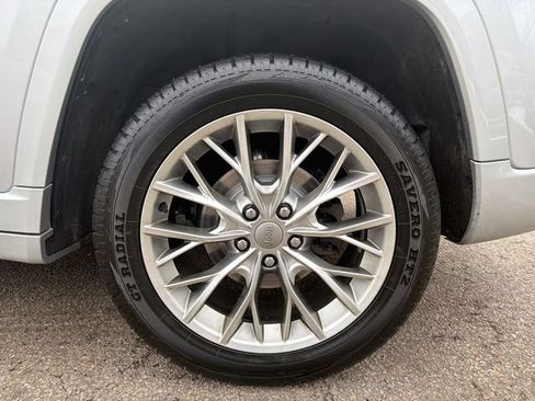 Used 2023 Jeep Grand Cherokee Summit AWD/4WD image 8
