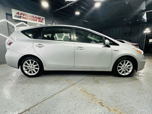 Used 2012 Toyota Prius V Five FWD image 7