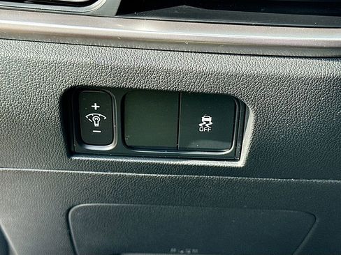 Certified 2025 Kia Sorento S w/ Panoramic Sunroof Package image 10