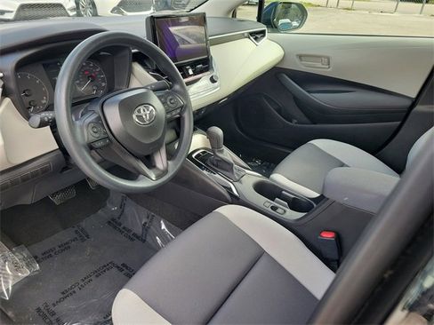 Used 2025 Toyota Corolla LE image 11