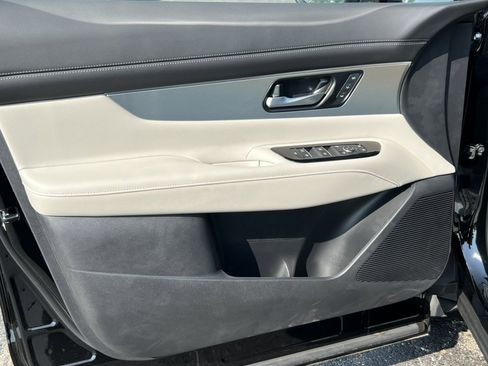 Certified 2025 Nissan Murano SL w/ Cargo Package image 13