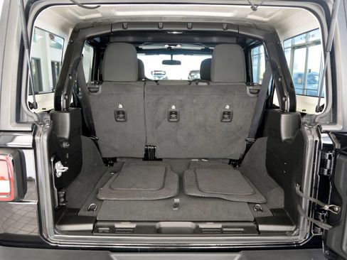 Used 2021 Jeep Wrangler Unlimited Sport image 29