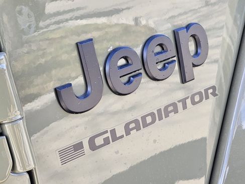 New 2026 Jeep Gladiator Sport AWD/4WD image 13