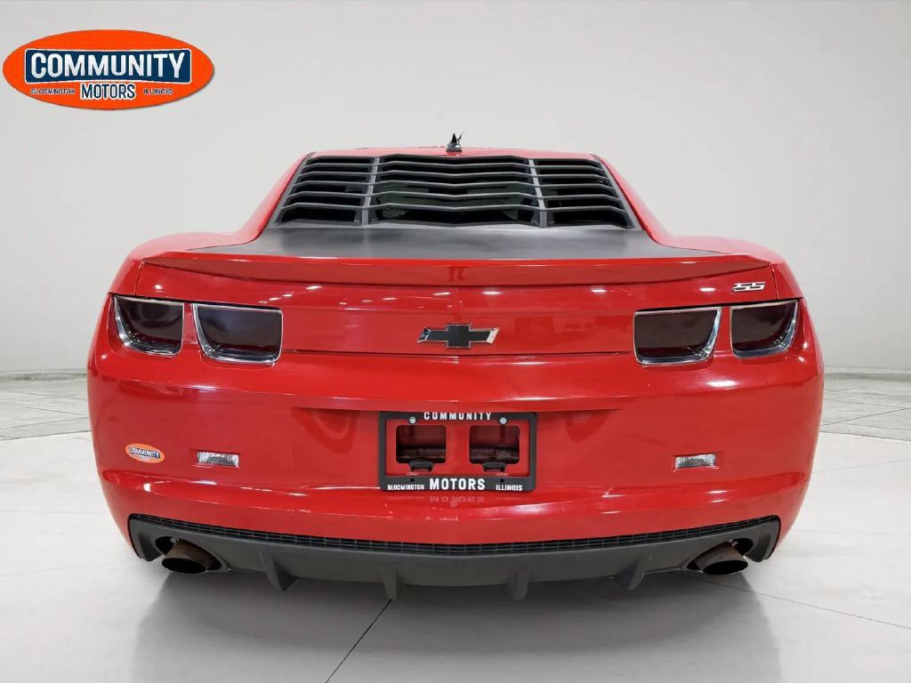 Used 2010 Chevrolet Camaro SS RWD image 6