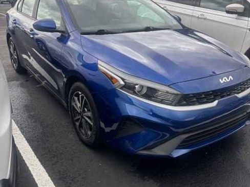 Used 2023 Kia Forte LXS image 1