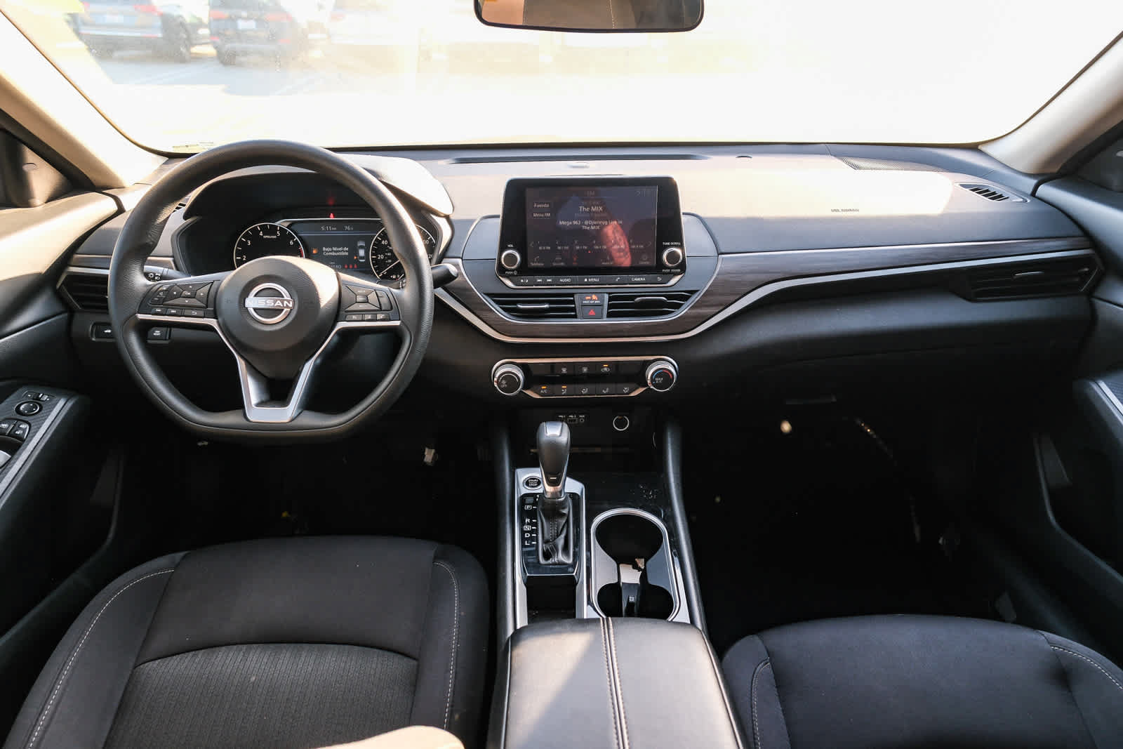 Used 2024 Nissan Altima 2.5 SV FWD image 13