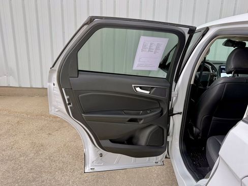 Used 2024 Ford Edge SE w/ Black Appearance Package image 15