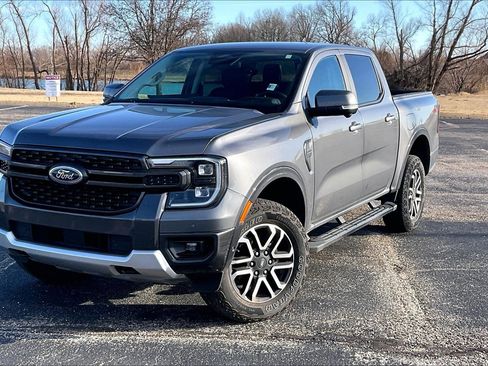 Used 2024 Ford Ranger Lariat w/ FX4 Off-Road Package image 2