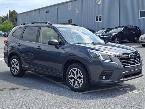 Certified 2023 Subaru Forester Premium AWD/4WD image 3