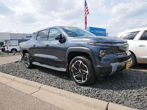 Used 2026 Chevrolet Silverado EV LT w/ Premium Package AWD/4WD image 3
