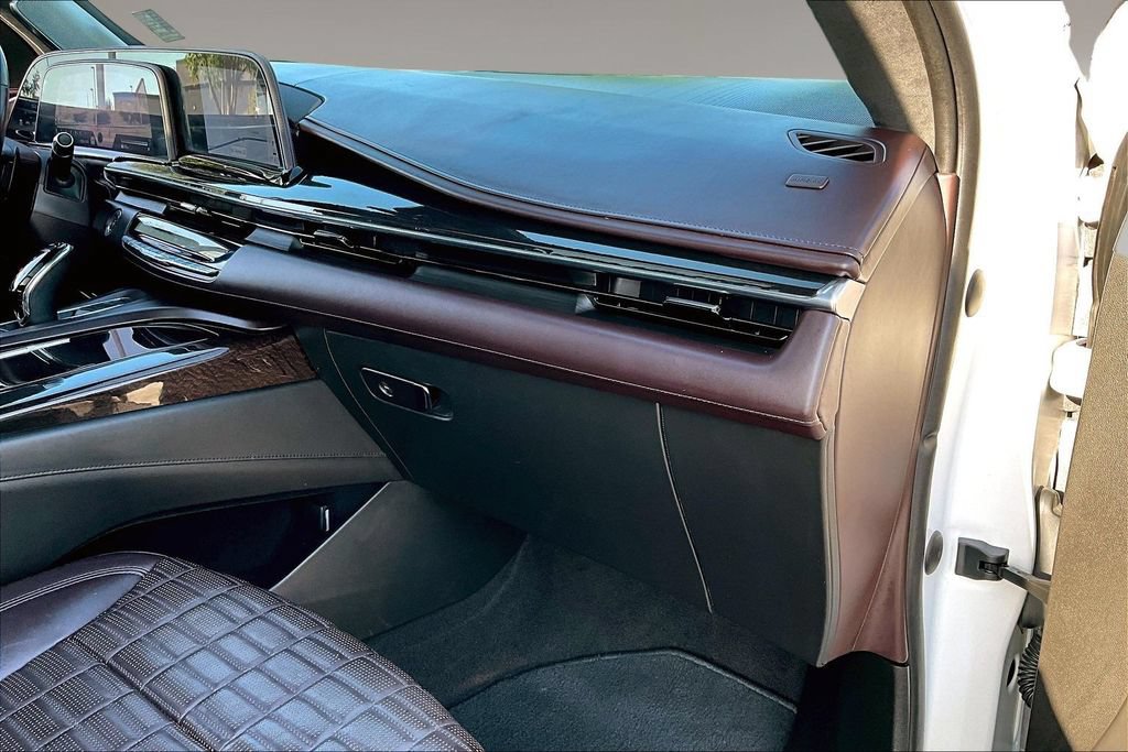 Used 2023 Cadillac Escalade Sport Platinum RWD image 16