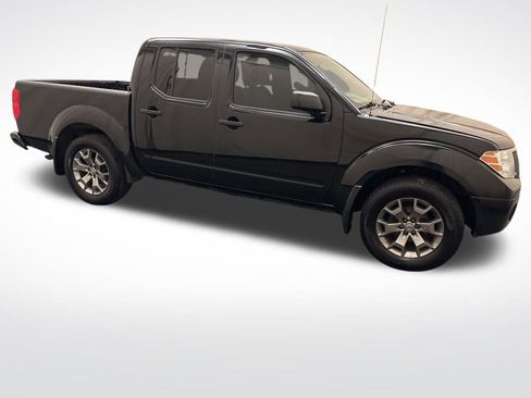 Used 2020 Nissan Frontier SV image 4