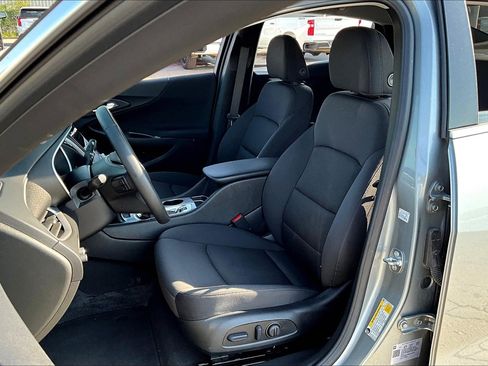 New 2025 Chevrolet Malibu RS image 9