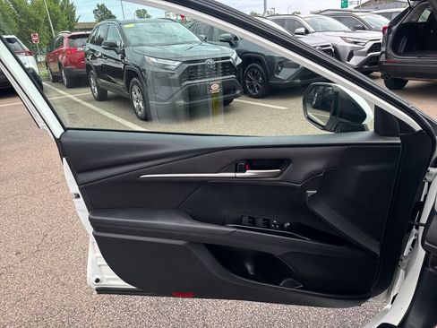 Used 2025 Toyota Camry LE FWD image 31