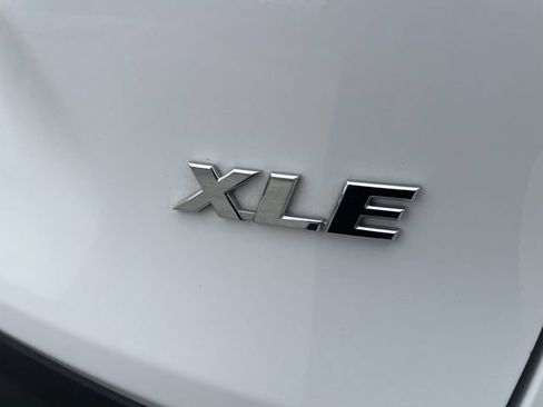 Used 2024 Toyota RAV4 XLE FWD image 31