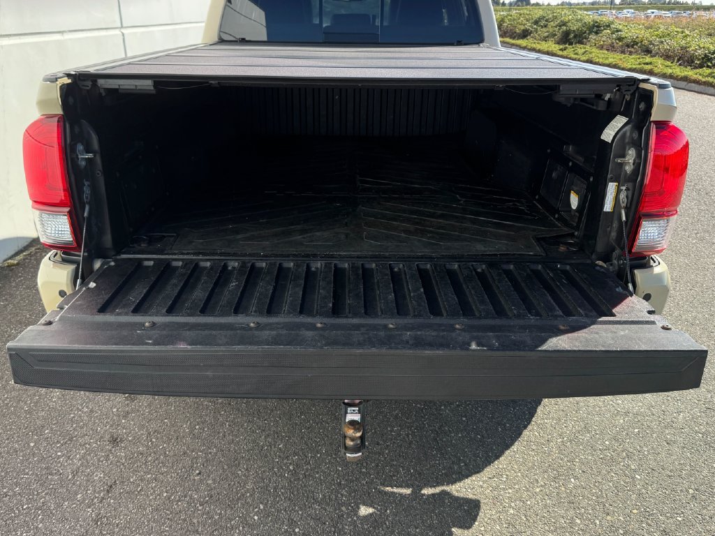 Certified 2018 Toyota Tacoma TRD Off-Road w/ Technology Package AWD/4WD image 25