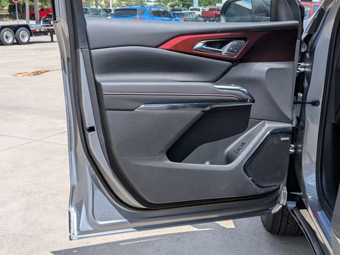 New 2026 Chevrolet Traverse RS FWD image 8