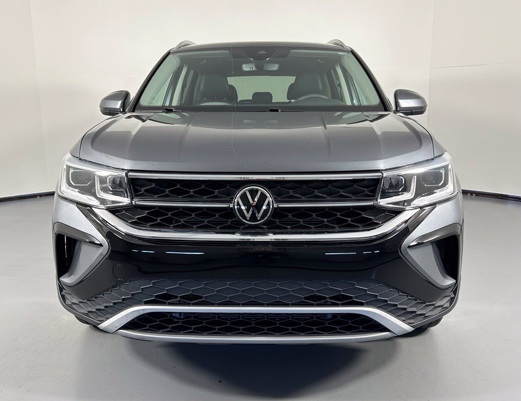 Used 2023 Volkswagen Taos SEL AWD/4WD image 2