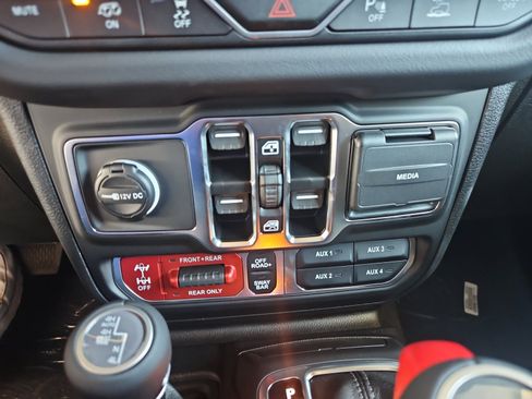 New 2025 Jeep Wrangler Unlimited Rubicon 392 image 31