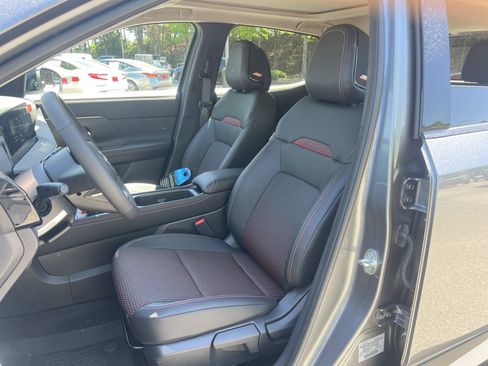 New 2026 Nissan Kicks SR w/ SR Premium Package FWD image 16