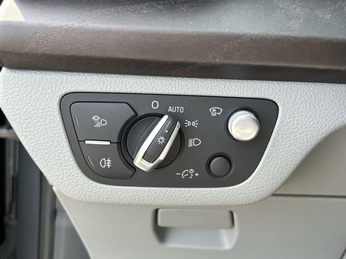 Used 2020 Audi Q5 Prestige w/ Prestige Package image 8