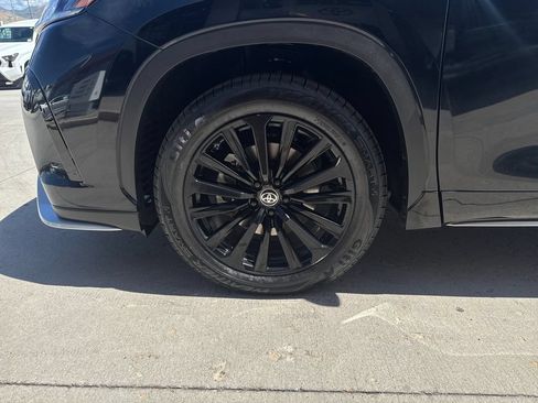 Certified 2025 Toyota Highlander XSE AWD/4WD image 28