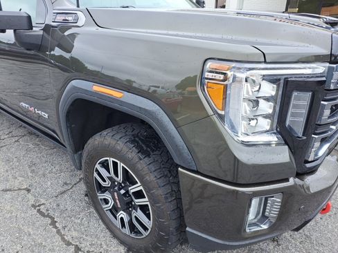 Used 2022 GMC Sierra 2500 AT4 w/ AT4 Premium Plus Package AWD/4WD image 9