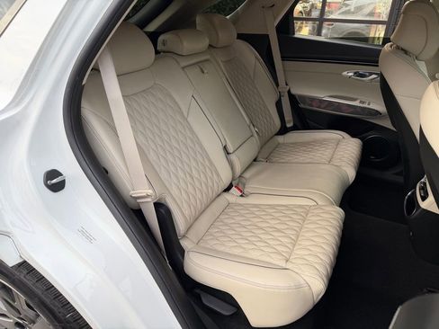 Used 2022 Genesis GV70 3.5T Sport w/ Sport Advanced Package image 39