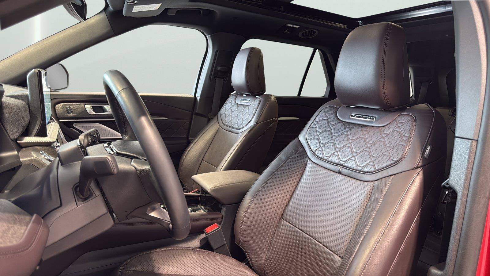 Used 2025 Ford Explorer Platinum w/ LUX Leather Package AWD/4WD image 10
