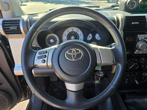 Used 2007 Toyota FJ Cruiser 4WD image 18