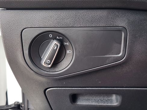 Used 2019 Volkswagen Tiguan S FWD image 22