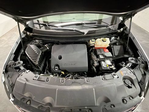 Used 2020 Chevrolet Traverse LT FWD image 28