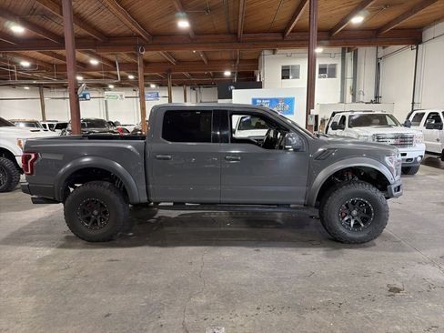Used 2018 Ford F150 Raptor w/ Equipment Group 802A Luxury AWD/4WD image 14