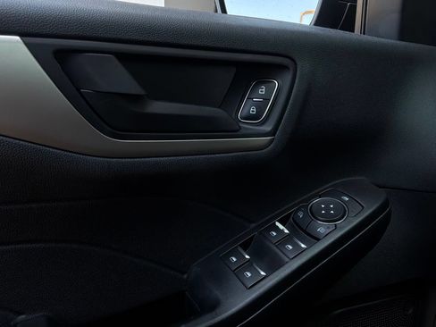 Used 2022 Ford Escape SE w/ Convenience Package FWD image 20