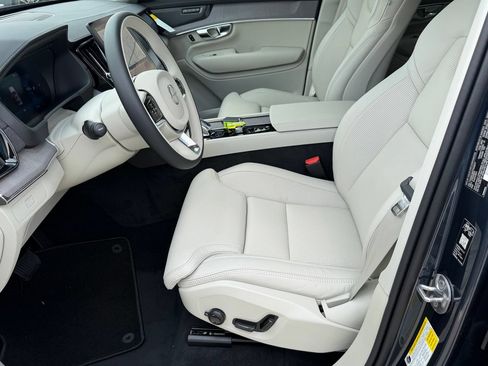 New 2026 Volvo XC90 B6 Ultra w/ Protection Package Premier AWD/4WD image 18