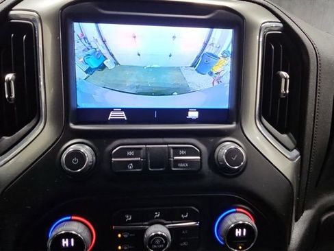 Used 2021 Chevrolet Silverado 1500 LT Trail Boss image 3