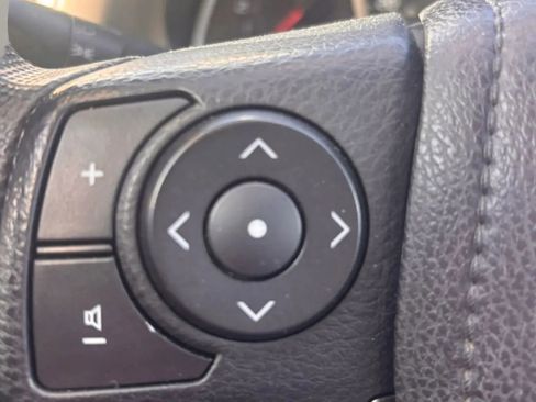 Used 2014 Toyota RAV4 LE AWD/4WD image 17