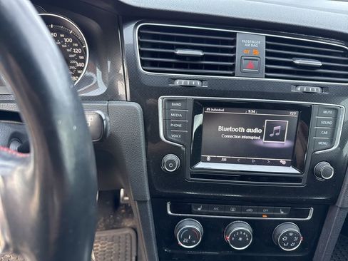 Used 2015 Volkswagen GTI SE FWD image 23