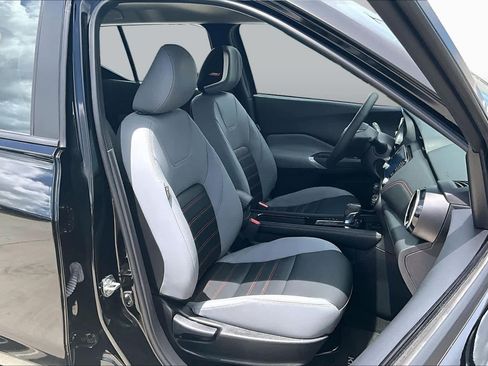Used 2024 Nissan Kicks SR w/ SR Premium Package FWD image 9