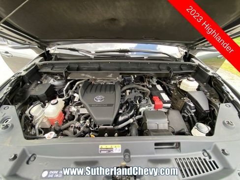 Used 2023 Toyota Highlander XLE image 51