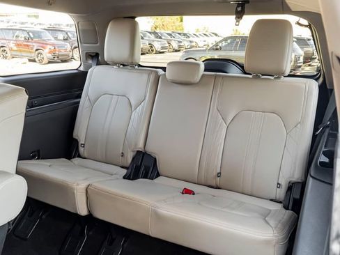 Used 2018 Ford Expedition Platinum RWD image 23