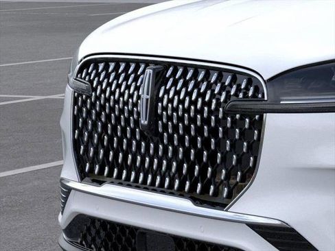 New 2026 Lincoln Aviator Reserve w/ Luxury Package AWD/4WD image 17