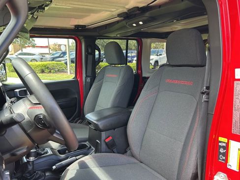 Used 2024 Jeep Wrangler Unlimited Rubicon image 11