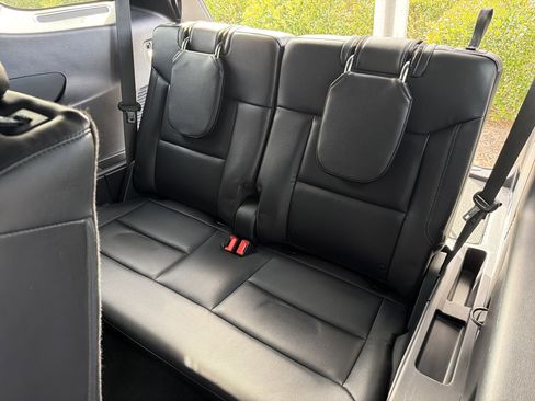 Used 2020 Ford Explorer XLT w/ Equipment Group 202A image 23