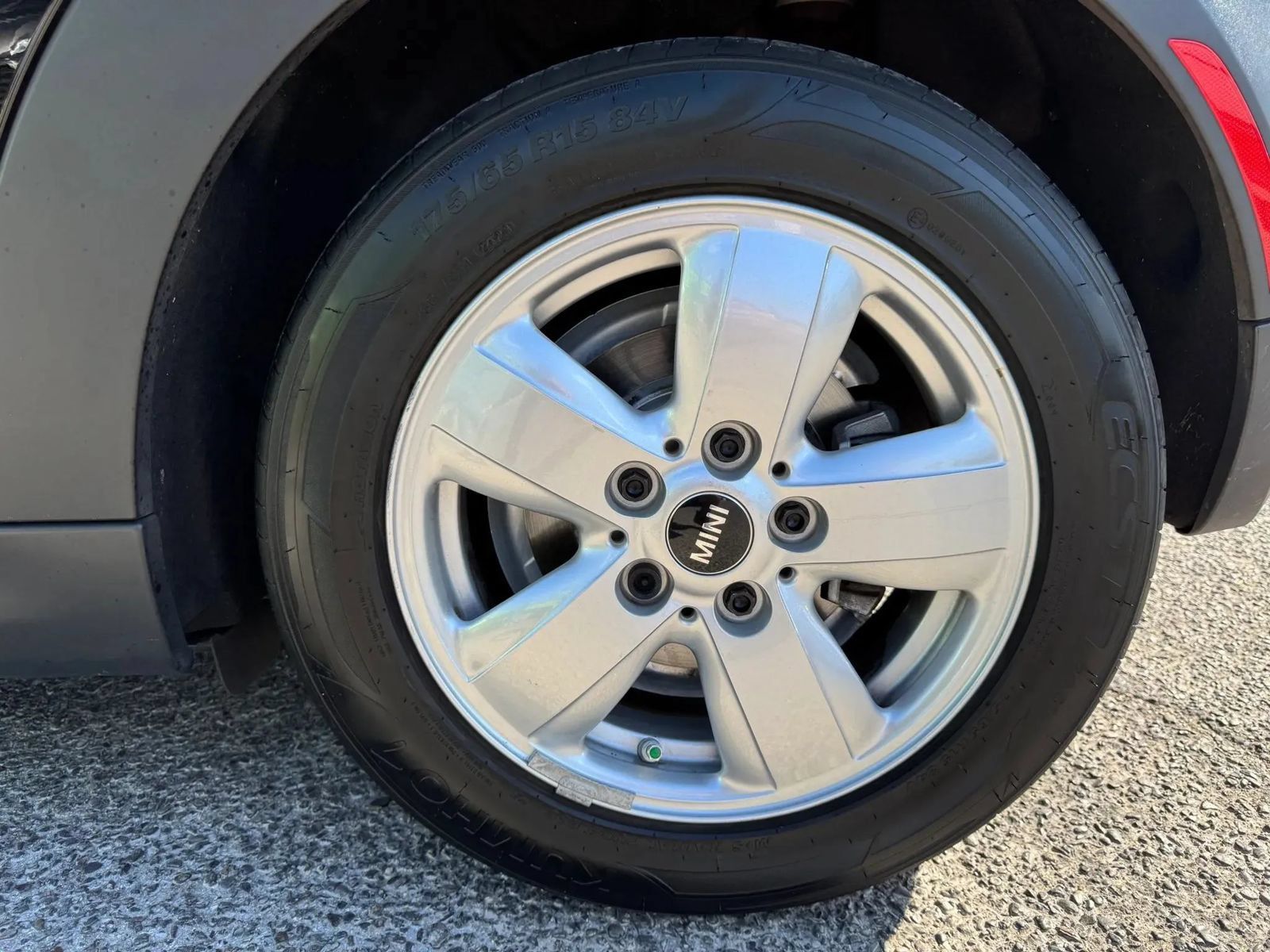 Used 2021 MINI Cooper 2-Door Hardtop FWD image 8